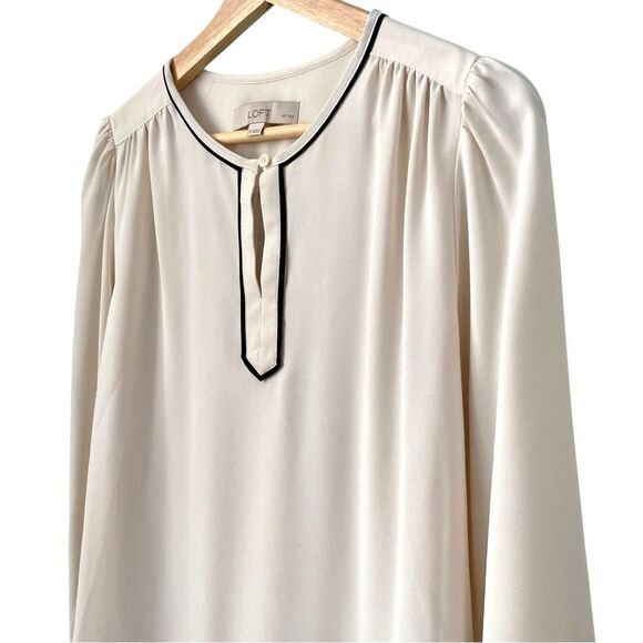 LOFT Cream Blouse with Black Trim in Size SP - Picture 3 of 8